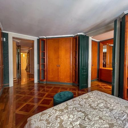 Zum Blauen Karpfen Apartment Wina Bagian luar foto
