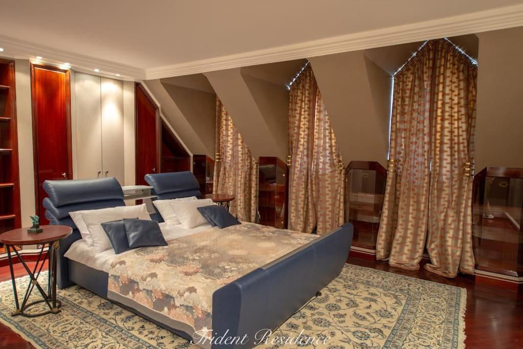 Zum Blauen Karpfen Apartment Wina Bagian luar foto