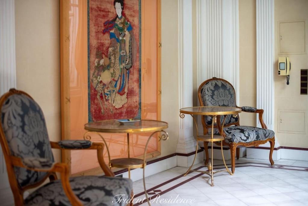Zum Blauen Karpfen Apartment Wina Bagian luar foto