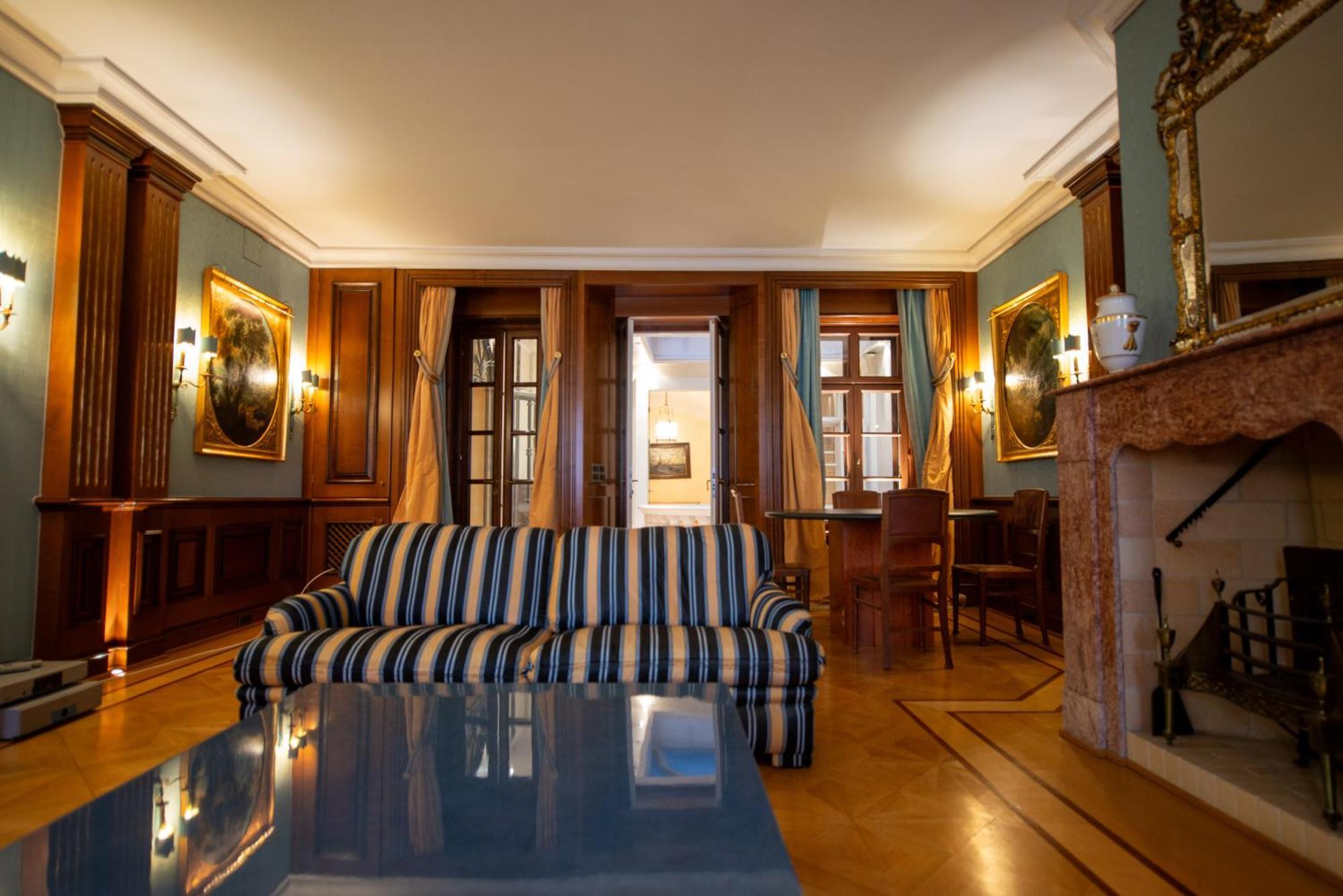 Zum Blauen Karpfen Apartment Wina Bagian luar foto