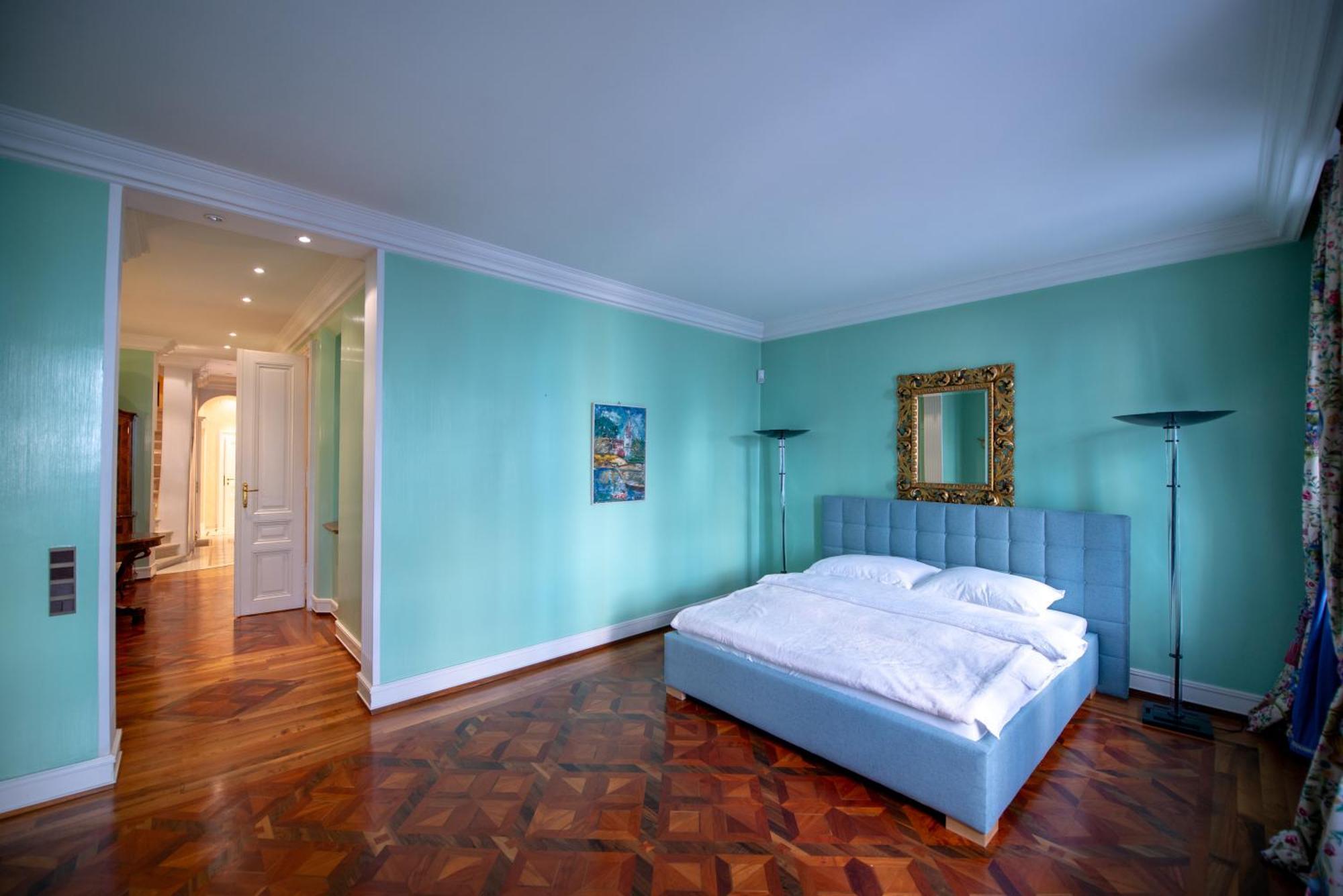 Zum Blauen Karpfen Apartment Wina Bagian luar foto