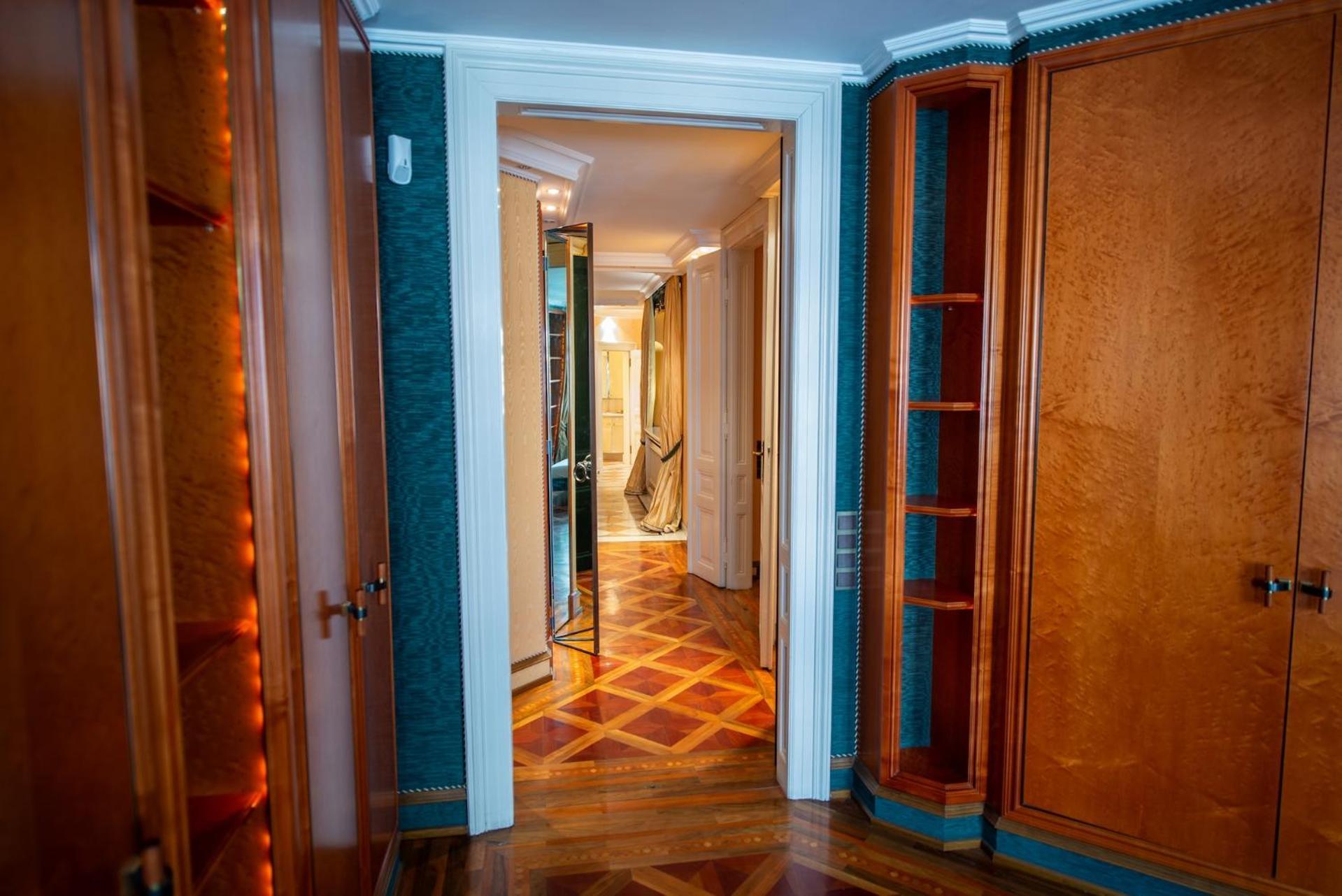 Zum Blauen Karpfen Apartment Wina Bagian luar foto